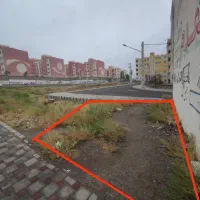 قطعه ی تجاری سه نبش در بهترین منطقه ی فاز4