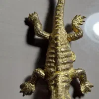 مجسمه برنجی مارمولک