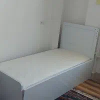 بوفه . تخت