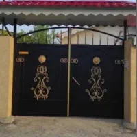 نقاشی درب و پنجره و ساختمان