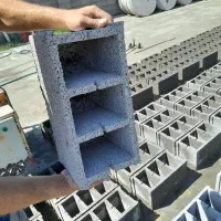 بلوک سیمانی و لوله بتنی