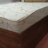 تخت و تشک رویال