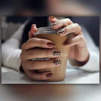 تخفیف ۳۰٪ *کاشت و ترمیم ناخن*