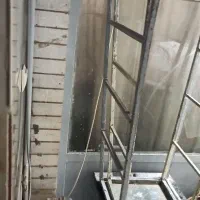 چهار پایه آهنی