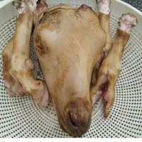 کله پاچه تمیز میکنم