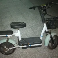 دوچرخه برقی دارای۴ عدد باطری،بوق،چراغ جلو