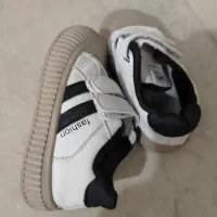 کفش بچگانه سایز ۲۴،لباس تا سایز دوسال چنین سه سال|کفش و لباس بچه|هشتگرد, فشند|دیوار