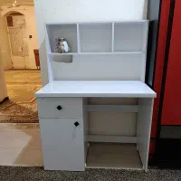میز مطالعه کاملا نو