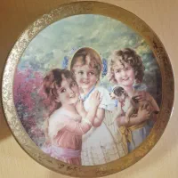 بشقاب دیوارکوب طرح ۳ د ختر برند ANIL