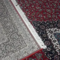 فرش تمیز بدون هیچ پارگی شسته شده