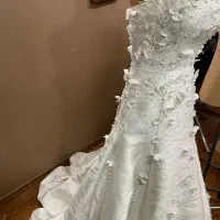 تعدادی لباس عروس کاملا نو|لباس|مشهد, ویلاشهر|دیوار