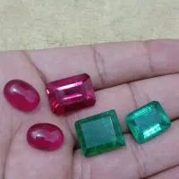 ۳عددیاقوت سرخ زرگری و ۲عدد زمرد خوش رنگ(فروش یکجا)