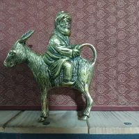 مجسمه برنجی