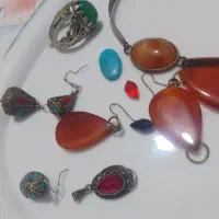 نیم ست پلاک و سنگهای قدیمی