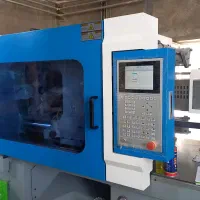 اپراتور دستگاه تزریق پلاستیک