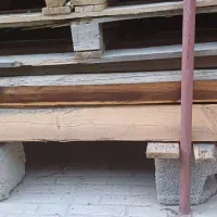 چوب تیربرق و پالت چوبی