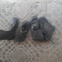 دو جفت پوتین سربازی