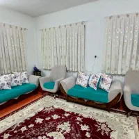 مبل راحتی و جلو مبلی