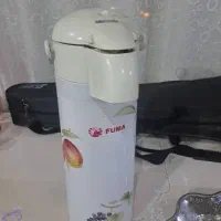تعداد زیادی ظروف در حد نو