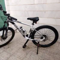 دوچرخه با لوازم جانبی