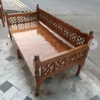 شاه نشین تخت سنتی میز