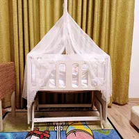 گهواره کودک در حد نو