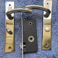 دستگیره به همراه مغزی