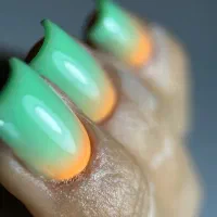 مدل کاشت ناخن و اموزش|خدمات آرایشگری و زیبایی|رشت, معلم|دیوار