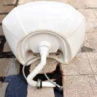 درب اتاق و درب سرویس و کاسه توالت و روشویی چینی|مصالح و تجهیزات ساختمان|سبزوار, پاسداران|دیوار