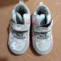 کفش بچه گانه