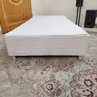 تخت خواب وتشک
