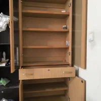 کتابخانه ایستاده