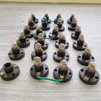 لامپ و سرپیچ سالم آلمانی|لامپ و چراغ|رشت, پارک شهر|دیوار