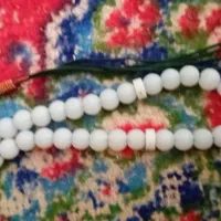 یک تسبیح زیبا قشنگ خوش دست  سفید رنگ|جواهرات|جوانرود, |دیوار