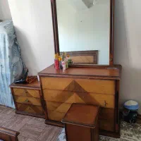 تخت دونفره پاتختی و دراور و آینه|تخت و سرویس خواب|سهند, |دیوار
