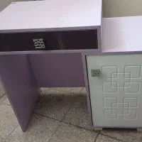 میز تحریر و کامپیوتر به همراه صندلی گردان
