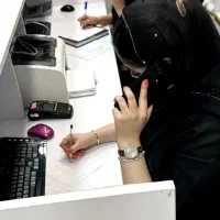 خانم یا آقا برای پست اپراتور تلفن