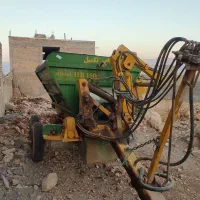 دستگاه کود پاش|ماشین‌آلات صنعتی|سیاخ دارنگون, |دیوار