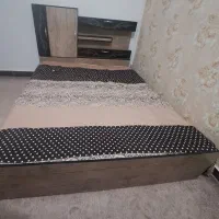 تخت خواب دو نفره همراه با تشک خوشخواب رویال