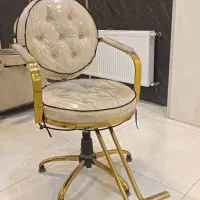 فروش میز و صندلی‌های نو و باکیفیت سالن زیبایی
