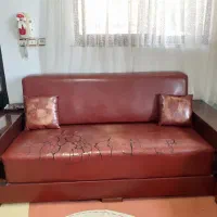 مبل چهارنفره‌نفره چرم وچوب همراه بامیزپذیرایی|مبلمان خانگی و میز عسلی|لاهیجان, شیخ زاهد|دیوار