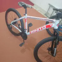 دوچرخ ۲۶سفید رنگ کسی خواست درخمتم