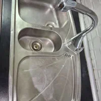سینک همراه با شیر شیلنگی