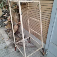 چهارپایه فلزی