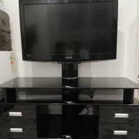 تلویزیون ال سی دی ۳۲ سامسونگ با میز