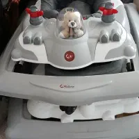 تعدادی وسایل نوزادی