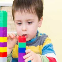 مربی تخصصی کودکان اتیسم و بیش فعال