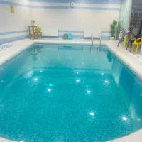 آموزش شنا هتل سرو