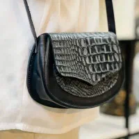 محصولات چرمی|کیف، کفش، کمربند|اصفهان, نقش جهان|دیوار