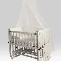 تخت کنار مادر